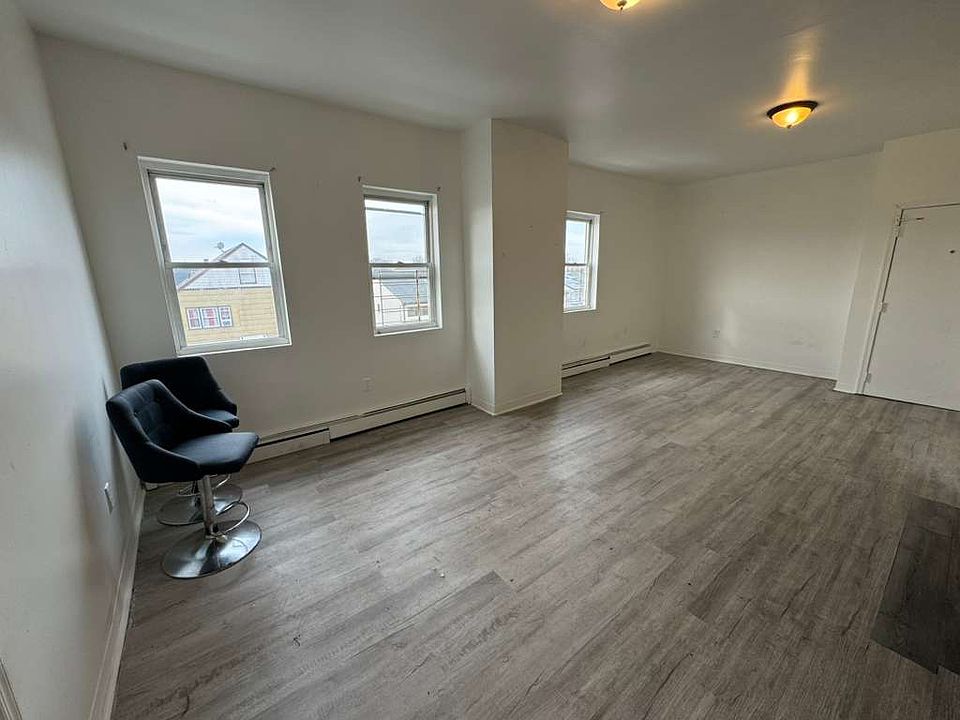 1st image of 264 S 1st St #6A