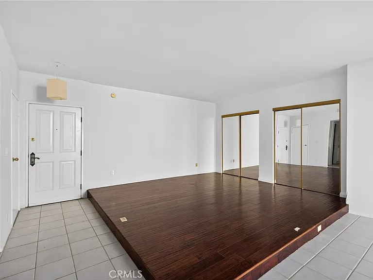 4441 Woodman Ave #111 — Photo 6