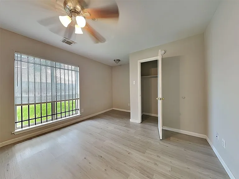 12811 Roandale Dr — Photo 12