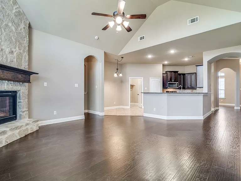 1631 Veneto Dr — Photo 4