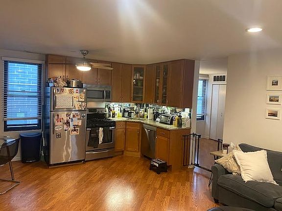3rd image of 2518 N Southport Ave APT 2R