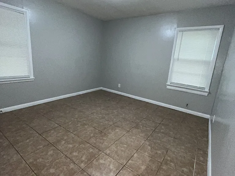 710 Patton Dr — Photo 6