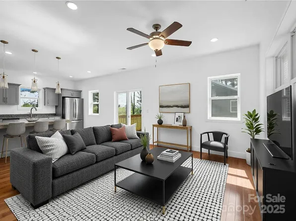 1938 Upper Ridgewood Blvd, Hendersonville, NC 28791