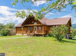 340 Palomino Dr, Maysville, WV 26833