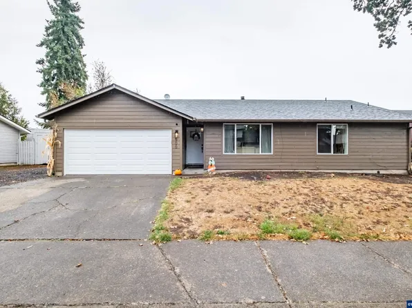 500 Angelee Ct, Lebanon, OR 97355