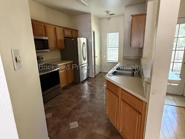 3944 Brandon Park Dr — Photo 8
