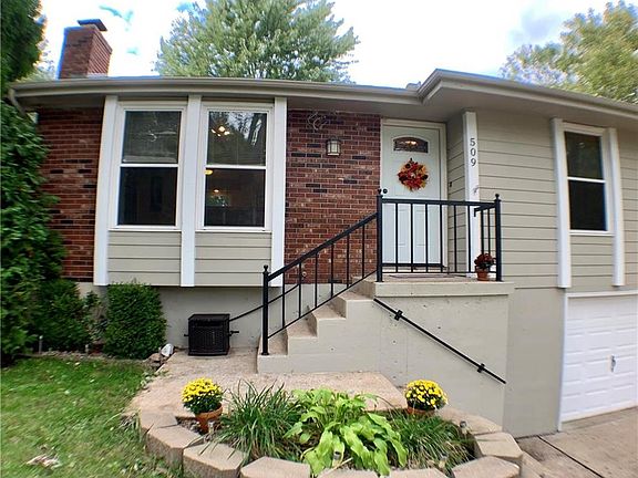 5th image of 509 SE Sherri Ln