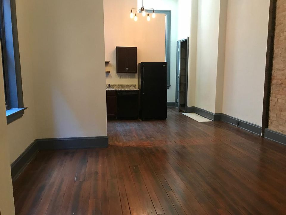 1st image of 1531 Elm St
