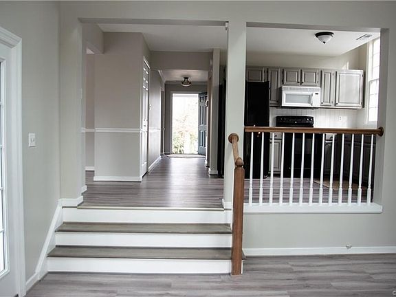 4th image of 10279 Aynhoe Ct