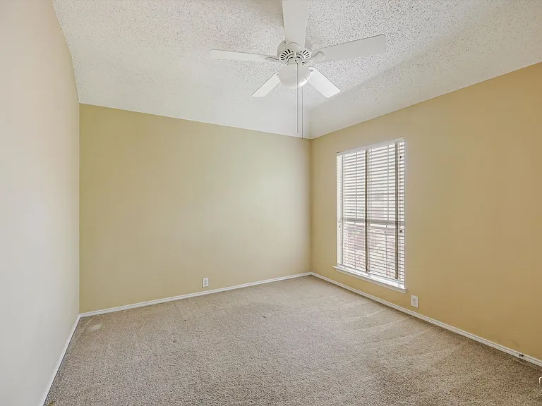 7611 Cordova Dr — Photo 24