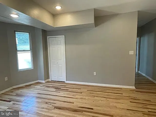 2 bed, 864 sqft, $1,600 — Photo 2
