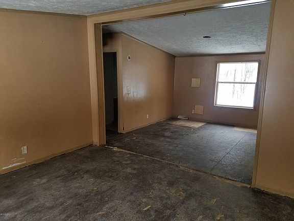3rd image of 6438 E 16th St