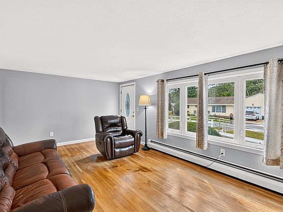 5th image of 16 Beverly Avenue