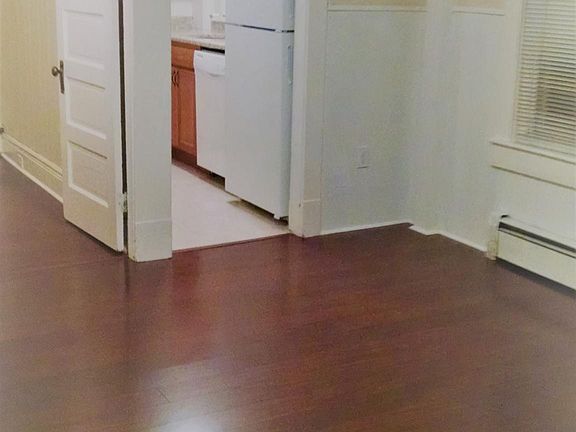 Kitchen facing pantry