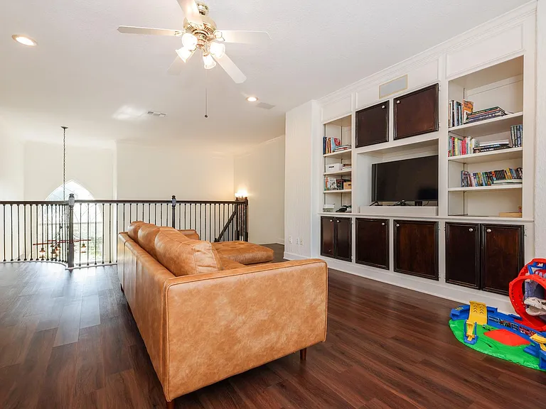 1904 Stonegrove Ct — Photo 14