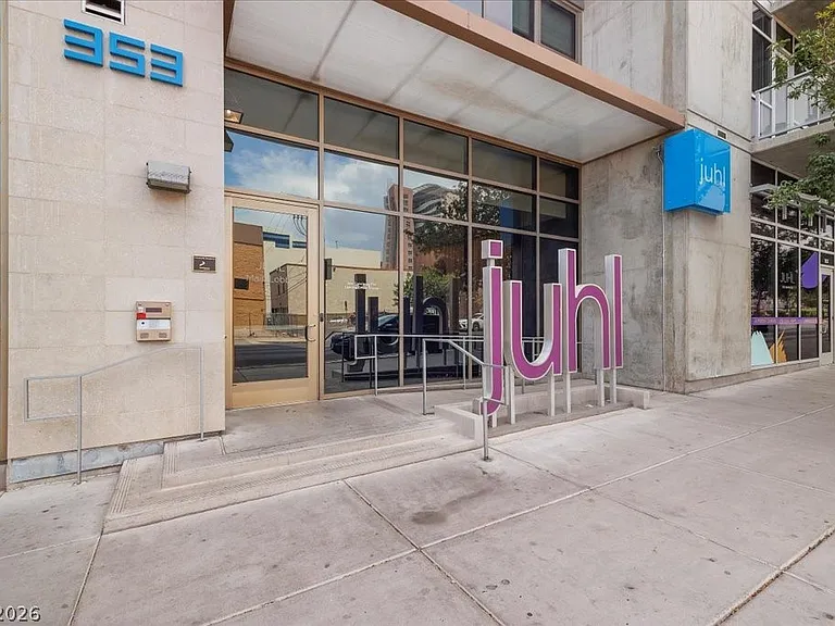 353 E Bonneville Ave #295 — Photo 18