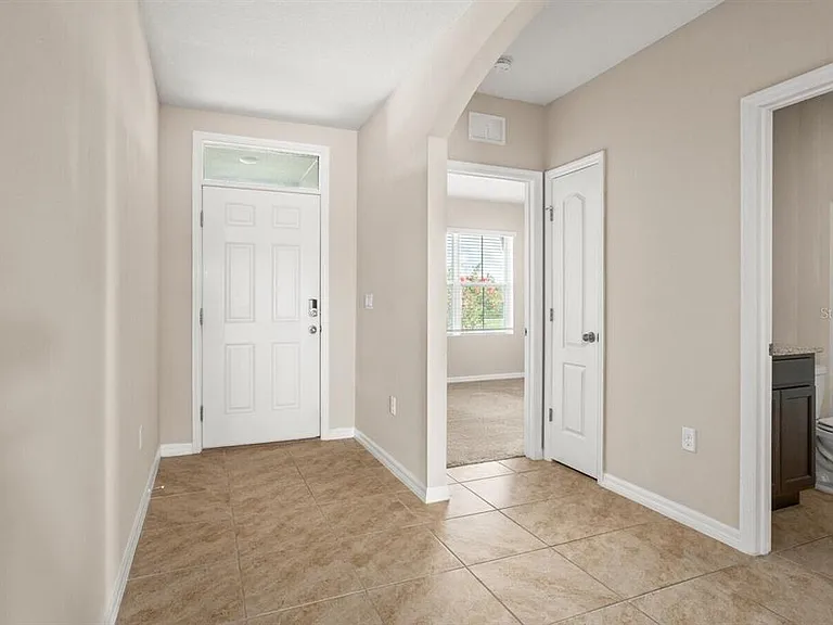 1112 Fox Path — Photo 3