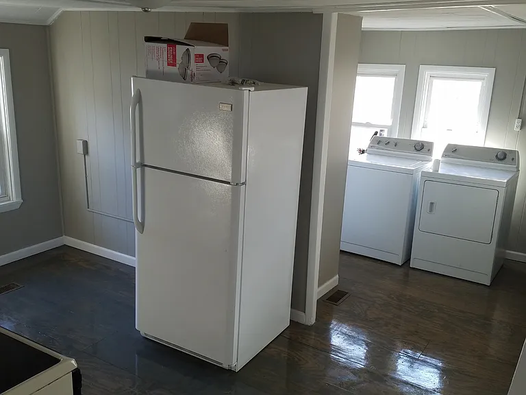 1115 S Main Ave — Photo 13