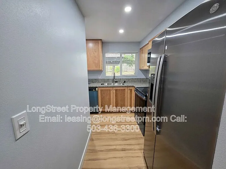3161 N Shore Dr SE #3 — Photo 5