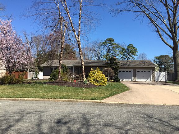 2nd image of 207 Quail Ln S