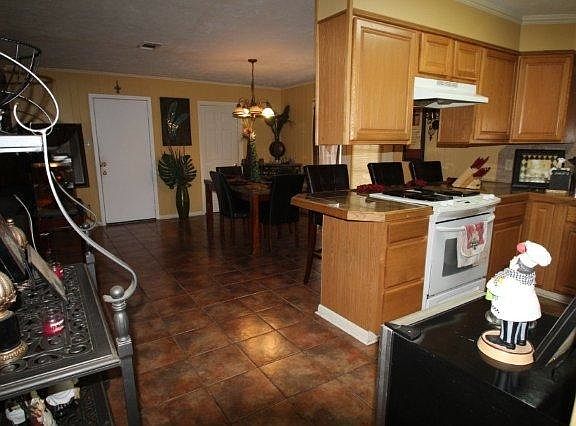 3rd image of 5614 Jeff Davis Dr
