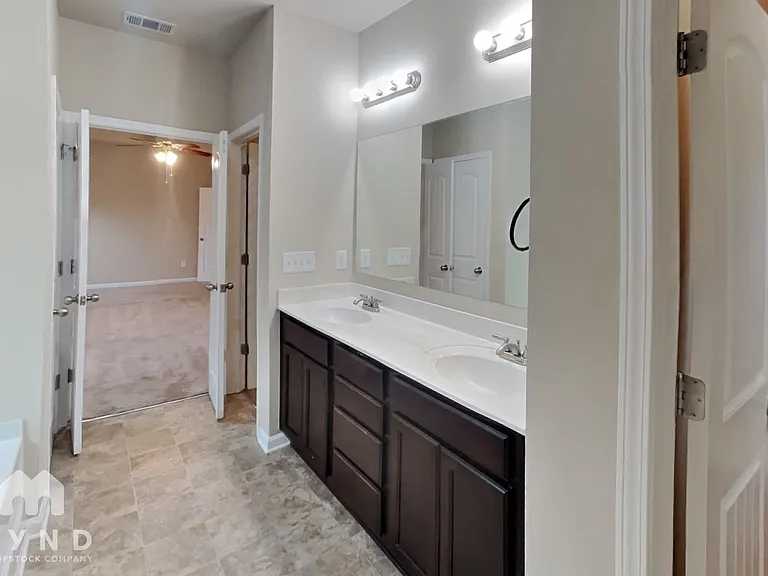 116 Laurelcrest Ln — Photo 8