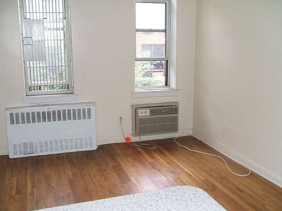 3rd image of 313 E 89th St APT 2G