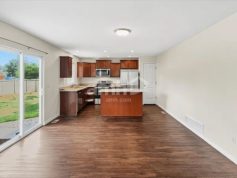 2496 Sierra Springs Dr — Photo 5