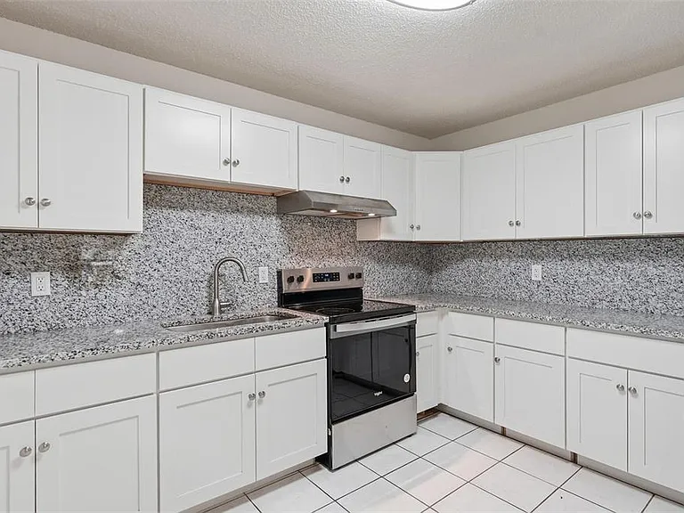 7133 Pinewood Dr — Photo 7