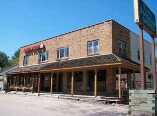 543 Valley View Dr, Fontana, WI 53125