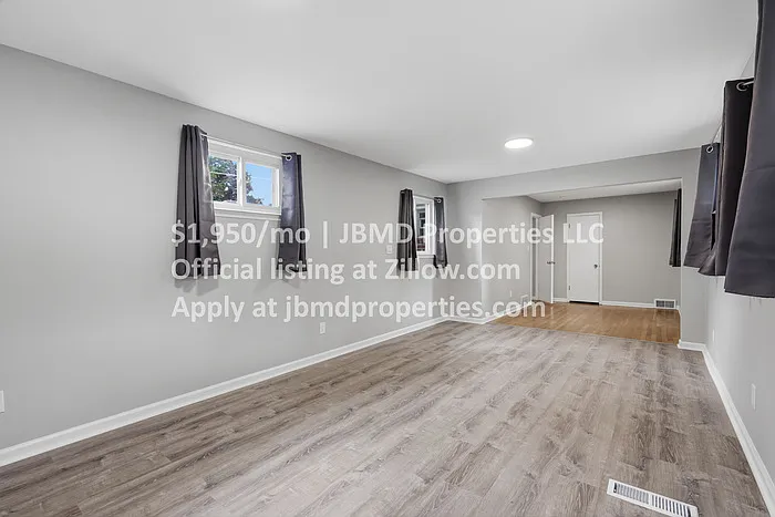 8621 Oak Park Blvd — Photo 20