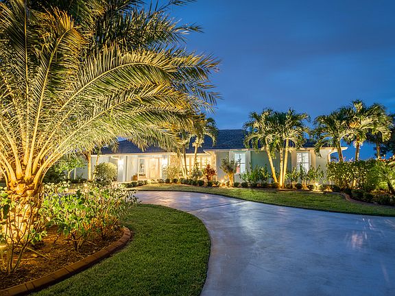 4th image of 4885 SW Bimini Circle S