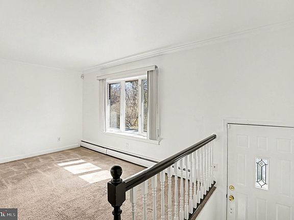 5th image of 373 Hillside Rd