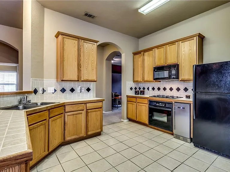 5913 Dustin Trl — Photo 5