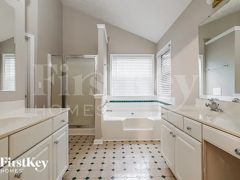 695 Avalon Forest Dr — Photo 8