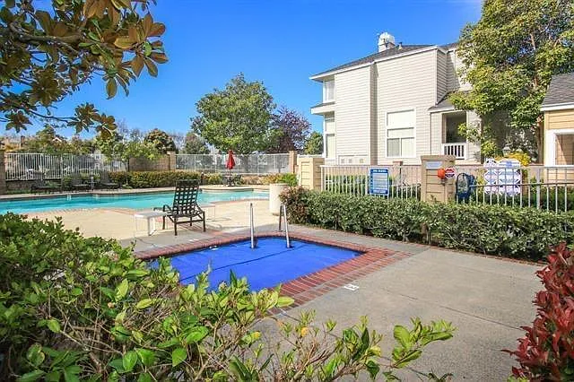 837 Columbia Cir — Photo 16