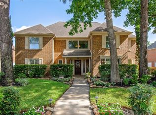 5911 Silent Oaks Dr, Humble, TX 77346