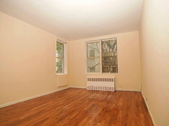 4th image of 1745 E 12th St APT 4B