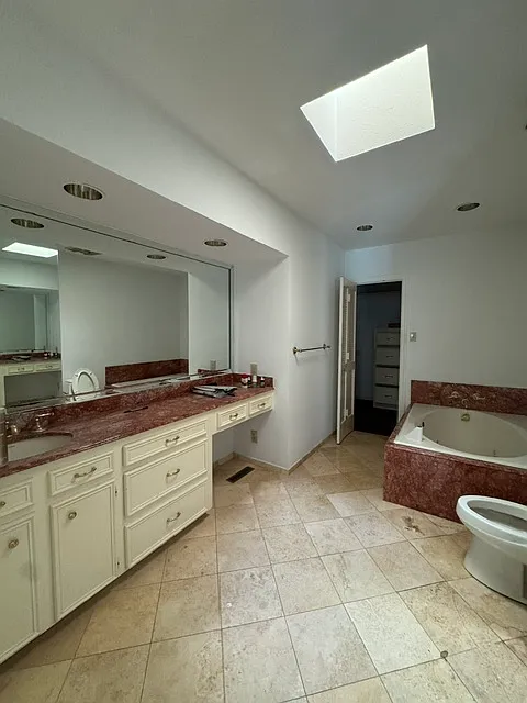 4 bed, 4750 sqft, $3,800 — Photo 2