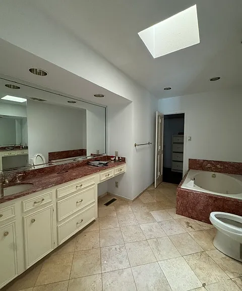 Master bathroom #1