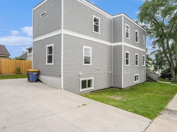 1127 Race St NE, Grand Rapids, MI 49503