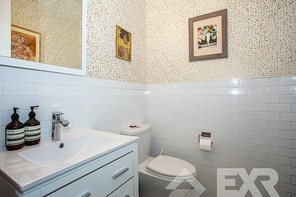 Rented by EXR | media 12