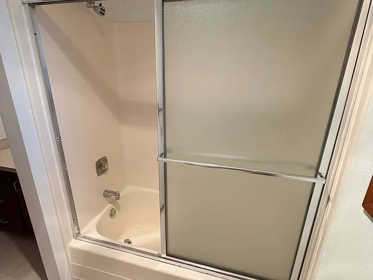 Two Bedroom Duplex in South Salem — Photo 10