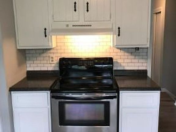 2nd image of 653 Bishop Dr #Z4