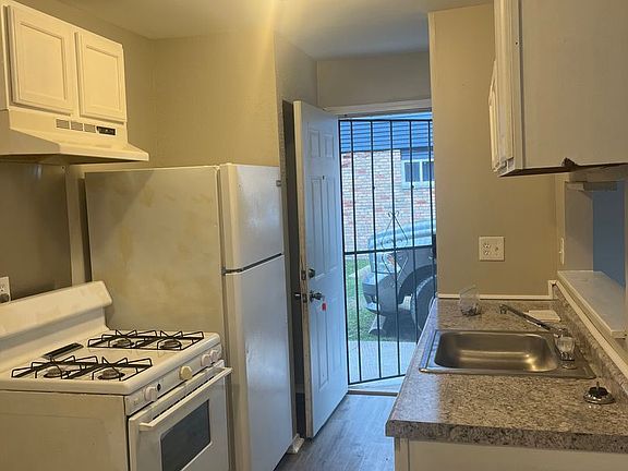 4th image of 2803 S Jefferson Ave #3