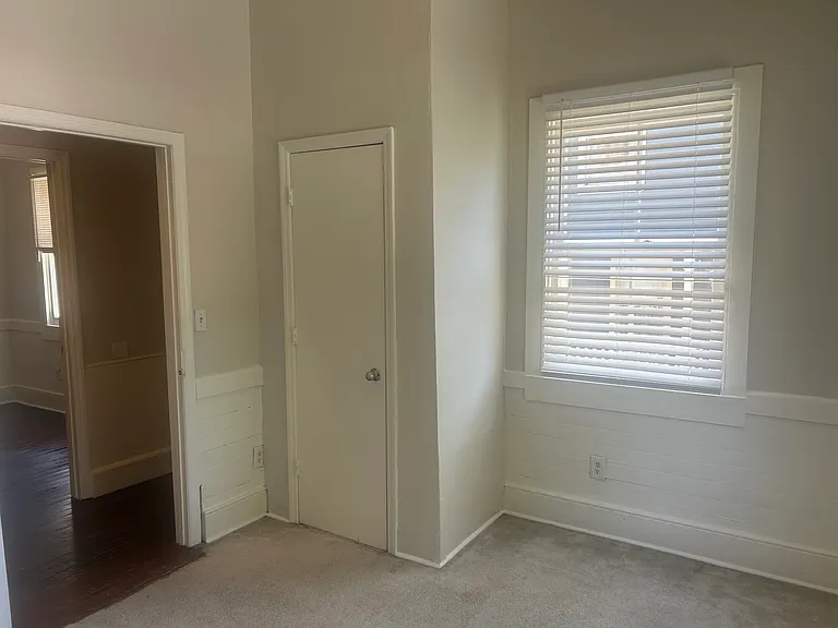 520 E Hall Ln — Photo 33