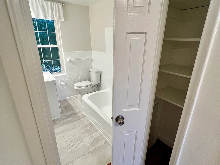 310 Ashby St #B — Photo 9