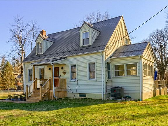 2nd image of 230 Cecil Ave