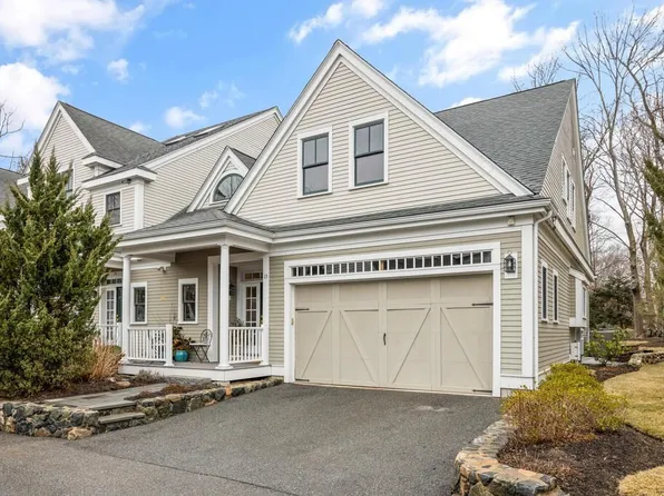 23 Courtyard Pl, Lexington, MA 02420