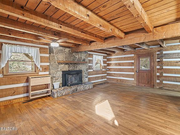 8th image of 205 Tobby Hollow Ln